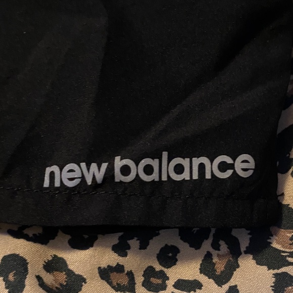 Men’s New Balance Black Running Shorts with White Drawstring - Picture 2 of 4